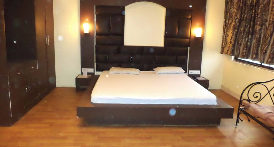 Hotel Ashoka International, Surat 5